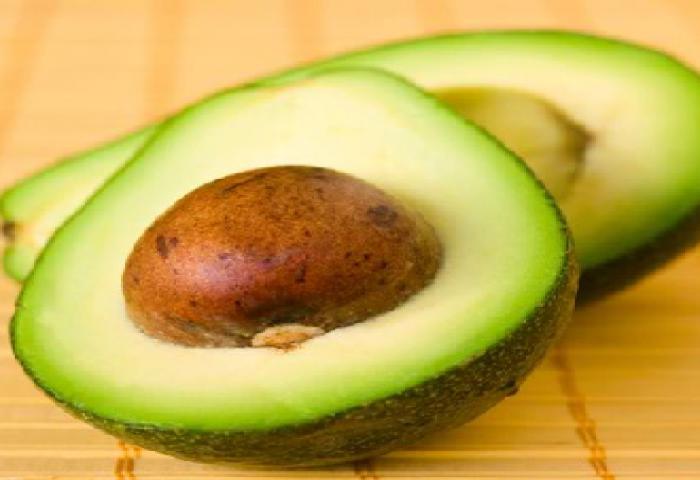Empat Manfaat Buah Alpukat Untuk Anda